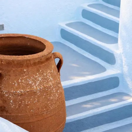 Ikastikies Aparthotel Fira (Santorini)