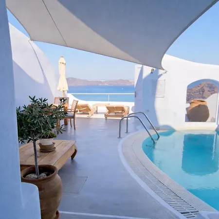 إيكاسيكتيس سويتس 4* ثيرا