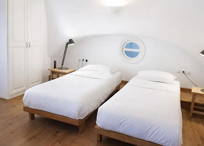 Ikastikies Fira (Santorini)